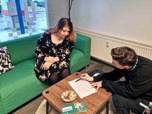 Beratungsgespräch im BackUp-Café