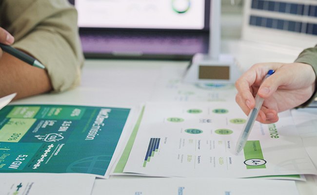 Nahaufnahme auf Berichte eines Workshops