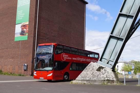 Im Doppelstock-Cabriobus auf Entdeckungstour in Herten. (Foto: Ruhrgebiet-Stadtrundfahrten)