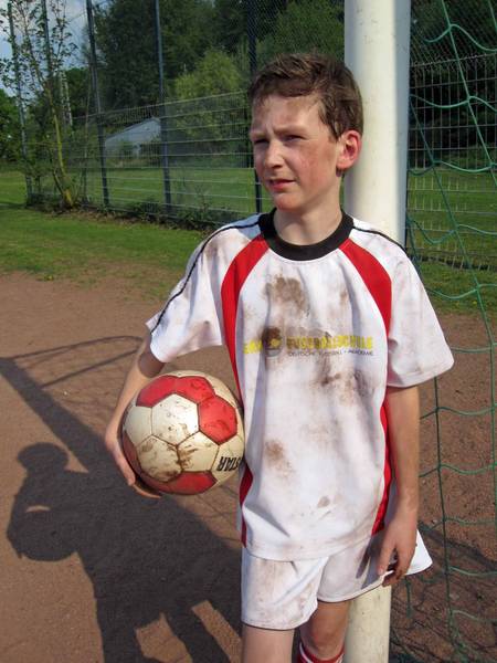 Ausgehend von Alltagsfragen erhalten interessierte Kinder im Alter von sechs bis zehn Jahren in einer 45-minütigen Vorlesung der KinderUni Wissen über die Bestandteile von Sportkleidung.