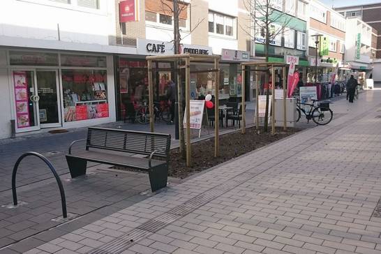 Die Hermannstraße nach der Pflastersanierung Die Hermannstraße nach der Pflastersanierung