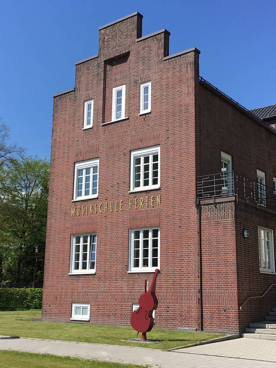 Die Musikschule Herten befindet sich in der Innenstadt direkt neben dem Städtischen Gymnasium.