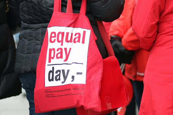 Jedes Jahr markiert der „Equal Pay Day“ symbolisch den geschlechtsspezifischen Entgeltunterschied, der laut Statistischem Bundesamt aktuell (2021) 19 Prozent in Deutschland beträgt (Foto: David Hennig).