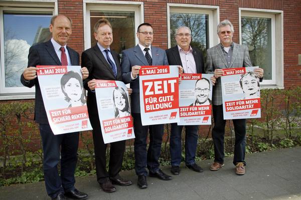 v.l.n.r.: Dr. Josef Hülsdünker vom Deutschen Gewerkschaftsbund, Erster Beigeordneter Volker Lindner, stellvertretender Vorsitzender des DGB Herten Hans-Jörg Gitzinger, Vereinsmanager der Stadt Herten Detlef Fronda und Herbert Lütz von der IGBCE.