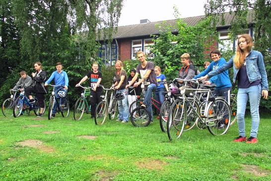 Der Franzose gab in der Praktikumszeit mit Freude seine Einrad-, Jonglier- und Slackline-Künste an die Schülerinnen und Schüler der Martin-Luther-Schule weiter.