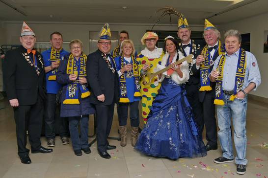 Die Karneval Gesellschaft Herten-Langenbochum stürmte das Rathaus. Prinzessin Moni I. nahm Bürgermeister Fred Toplak den goldenen Stadtschlüssel ab.