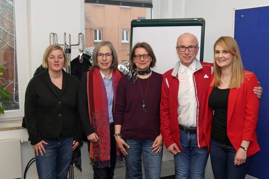 Maresa Kallmeier (Gleichstellungsbeauftragte), Eva-Maria Wobbe (Startercenter Kreis Recklinghausen), Brigitte Berkau (Wirtschaftsförderung), Bürgermeister Fred Toplak und Anna Reuter (Gewinnerin des Unternehmerinnenbriefs NRW) beim Termin im Rathaus