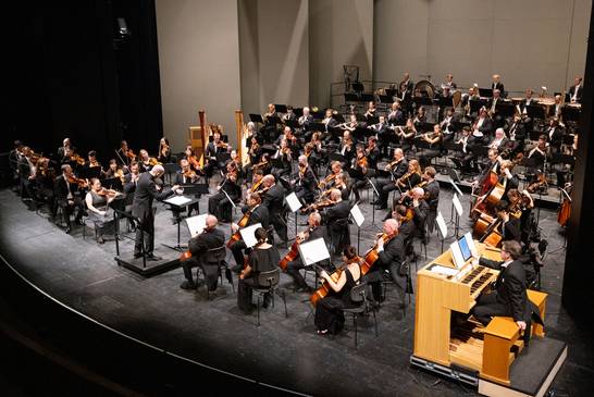 Beim Hertener Neujahrskonzert mit der Neuen Philharmonie Westfalen (NPW) unter dem Motto „Molto virtuoso!“ erwartet die Gäste Musik voller Tempo und guter Laune (Foto: Pedro Malinowski). Beim Hertener Neujahrskonzert mit der Neuen Philharmonie Westfalen (NPW) unter dem Motto „Molto virtuoso!“ erwartet die Gäste Musik voller Tempo und guter Laune (Foto: Pedro Malinowski).