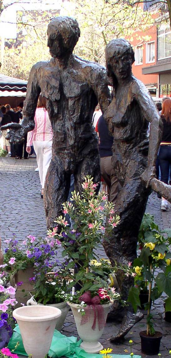 Blumen an der Skulptur (05.03) Blumen an der Skulptur (05.03)