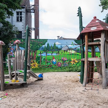 
                                Antoniusgasse Wandgestaltung
                            