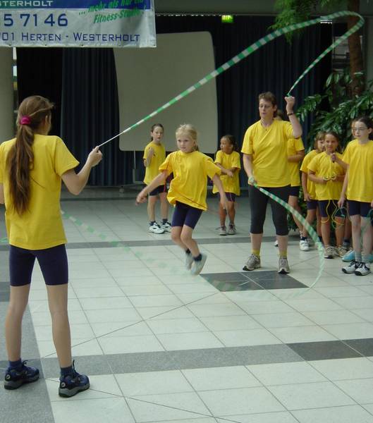 Mädchen Aktionstag - rope-skipping (07.03)