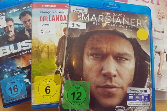 Die Stadtbibliothek hat verschiedene Spiel-, Sach- oder Musikfilme auf Bluray oder DVD im Angebot.
