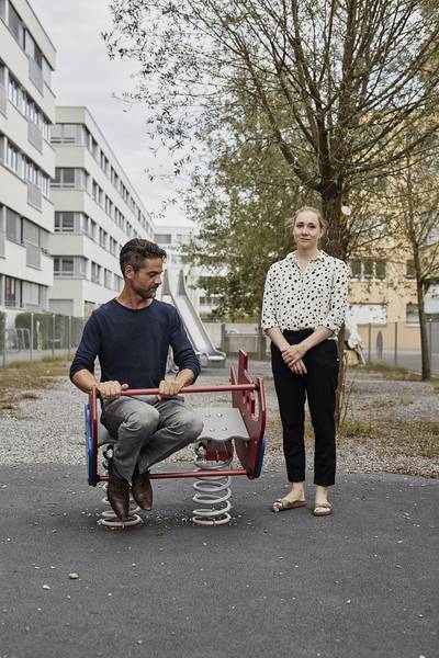 Das Leipziger Duo Hart auf Hart kommt mit seiner Deutschland-Schweiz-Satire "Wollen Sie wippen?" nach Herten ins Glashaus. (Foto: Rhaban Straumann)