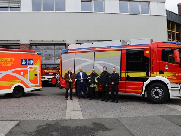 Neues Hilfeleistungslöschfahrzeug und Gerätewagen Hygiene (1)