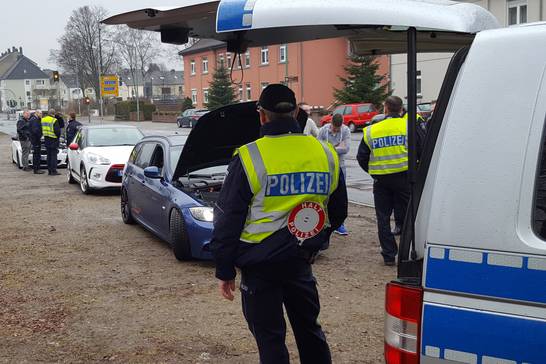 Das Polizeipräsidium Recklinghausen und das Ordnungsamt Herten haben umfangreiche Sperr- und Kontrollmaßnahmen durchgeführt.