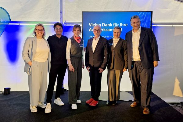 Gruppenbild Wirtschaft in Kontakt