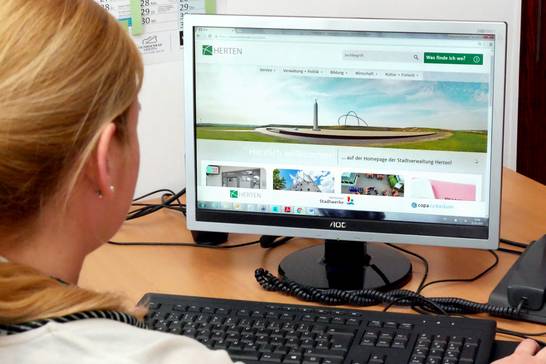 Das gemeinsame Internetportal von Stadt, Hertener Stadtwerken und Copa Ca Backum ist jetzt im neuen Look online. Doch nicht nur das Design wurde überarbeitet: Der gemeinsame Onlineauftritt ist noch barrierefreier und passt sich automatisch verschiedenen Das gemeinsame Internetportal von Stadt, Hertener Stadtwerken und Copa Ca Backum ist jetzt im neuen Look online. Doch nicht nur das Design wurde überarbeitet: Der gemeinsame Onlineauftritt ist noch barrierefreier und passt sich automatisch verschiedenen