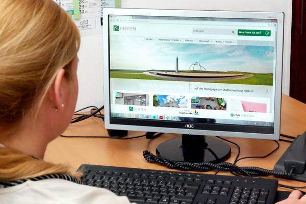 Das gemeinsame Internetportal von Stadt, Hertener Stadtwerken und Copa Ca Backum ist jetzt im neuen Look online. Doch nicht nur das Design wurde überarbeitet: Der gemeinsame Onlineauftritt ist noch barrierefreier und passt sich automatisch verschiedenen 