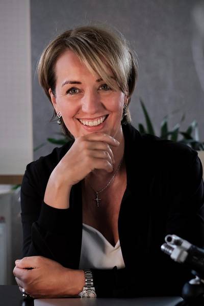 Life- und Businesscoach Erna Hüls spricht im März 2025 im Glashaus Herten übers „Loslassen und Neues wagen“.