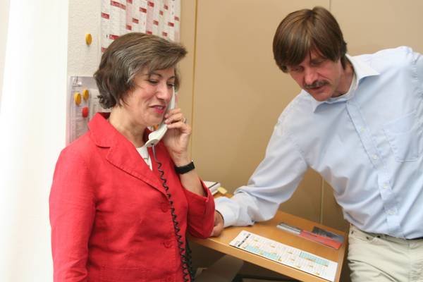 Cornelia Berg am Telefon (06.06)