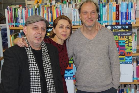 Ein besonderes Highlight bei der Nacht der Bibliotheken ist die Lesung mit dem deutschen Fernsehpreis-Träger Martin Brambach und seiner Frau Christine Sommer. Matthes Fechner begleitet die Lesung musikalisch. 