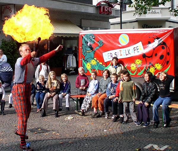 Clown Koepi am Spielkäfer (10.03)