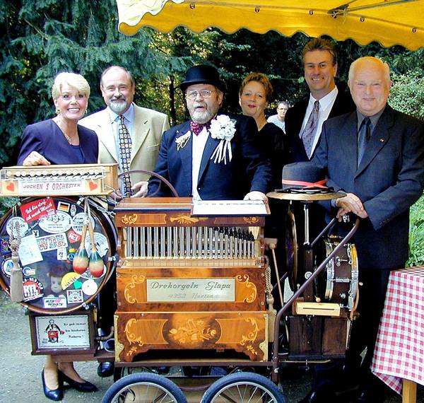Das Team des Standesamtes Herten am 9.9.99 (09/99)