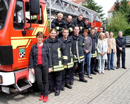 Feuerwehr-Azubis 2 (05.04) Feuerwehr-Azubis 2 (05.04)