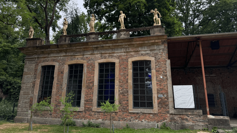 Neue Figuren auf der Orangerie (1)