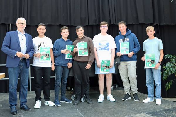 Schüler der Willy-Brandt-Realschule und des städtischen Gymnasiums haben die Reise nach Frankreich gewonnen. 