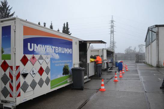 Der Umweltbrummi steht ab sofort auf dem Mitarbeiterparkplatz des ZBH