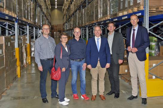 (v.l.n.r.) Christian Kubienski (Jobcenter Kreis Recklinghausen), Frauke Wiering (Wirtschaftsförderung der Stadt Herten), Bürgermeister Fred Toplak, Jürgen Sobkowiak (General Manager Dachser Dortmund), Michael Blume (Wirtschaftsförderung der Stadt Hert