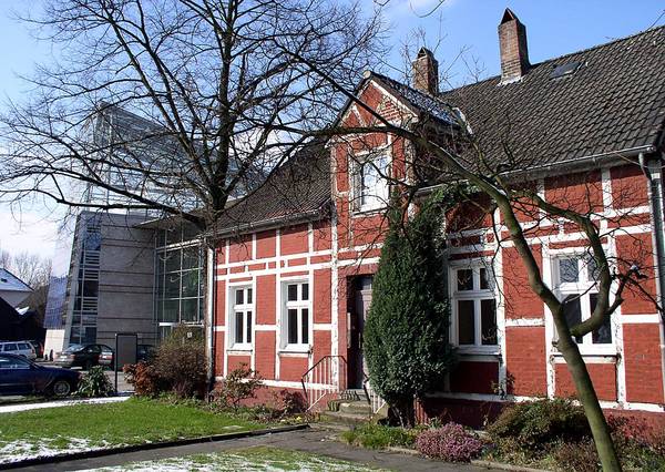 Fachwerkhaus + ZZH (02.04)