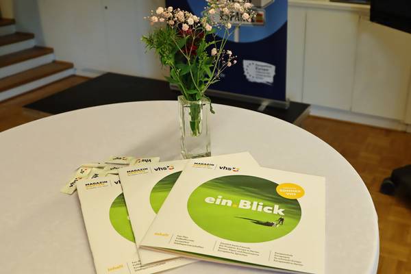 Das Magazin liegt bei allen Kultureinrichtungen, im Bürgerbüro, bei Apotheken und der Freizeit- und Begegnungsstätte Westerholt zur Mitnahme aus.