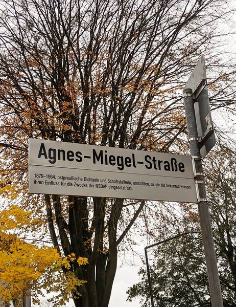 Das Straßenschild der Agnes-Miegel-Straße in Herten.