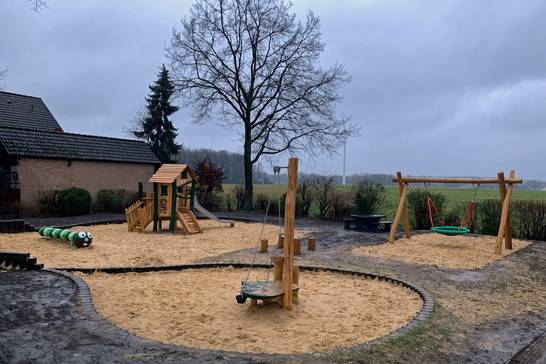 Der Spielplatz an der Friedlandstraße ist endlich wieder zum Spielen freigegeben.