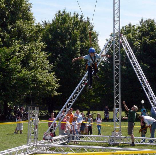 Spiel- und Sportfest - schnelle Hängebahn (06/06)
