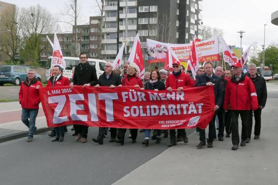 Traditionell waren die Teilnehmerinnen und Teilnehmer am Morgen vom Gelände der Firma Strecker über den ZOB durch die Innenstadt bis zum Marktplatz marschiert. Traditionell waren die Teilnehmerinnen und Teilnehmer am Morgen vom Gelände der Firma Strecker über den ZOB durch die Innenstadt bis zum Marktplatz marschiert.