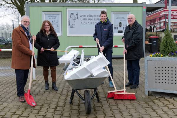 (v. l.) Bürgermeister Matthias Müller, die stellvertretenden Bürgermeisterinnen Silvia Godde und Nicole Barciaga sowie stellvertretender Bürgermeister Jürgen Grunwald freuen sich auf den anstehenden Putztag im März.