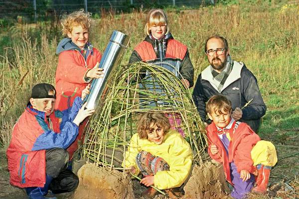 Naturerlebnisgarten Paschenberg: Lehmofen (06/99)