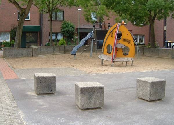 Das Spielplatzteam lädt zur Sprechstunde am Spielplatz an der Julia-Poste-Straße ein. 