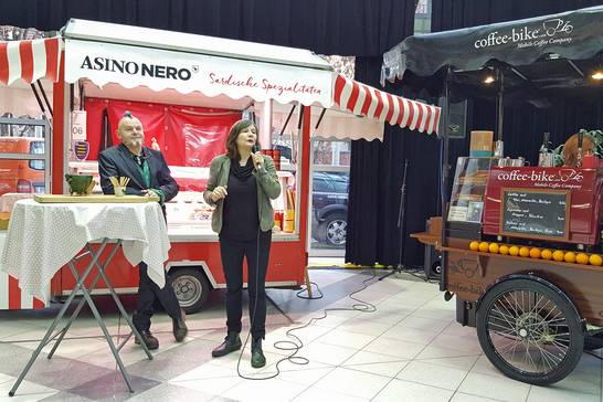 Christian 'Punky Bahr' und Bettina Hahn (v.l.n.r) freuen sich auf den nächsten Feierabendmarkt.