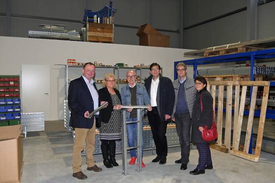 (v. li. n. re.:) Peter und Sandra Richter (Geschäftsführung Förder- und Materialflusstechnik GmbH), Bürgermeister Fred Toplak, Michael Blume (Wirtschaftsförderung Stadt Herten), Benedikt Schmoll (Geschäftsführer EGSE) und Frauke Wiering (Wirtschaft