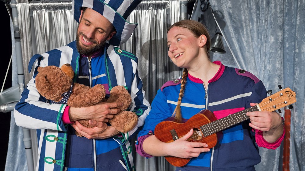 „Schnick & Schnack heben ab“ im Glashaus Herten