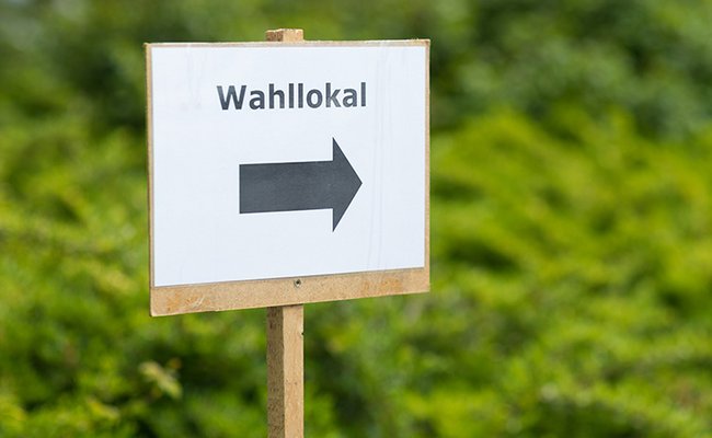 Hinweisschild Wahllokal 