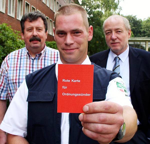 Rote Karte für Ordnungssünder (07.04)