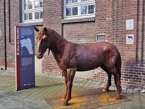 Stele am RVR-Besucherzentrum Hoheward