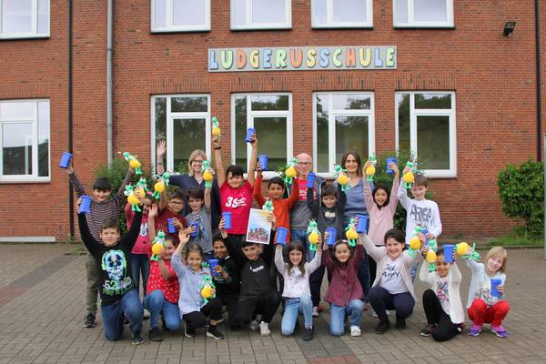Die Schülerinnen und Schüler der Klasse 3a der Ludgerusschule gingen beim diesjährigen Putztag gemeinsam auf Müllsuche.