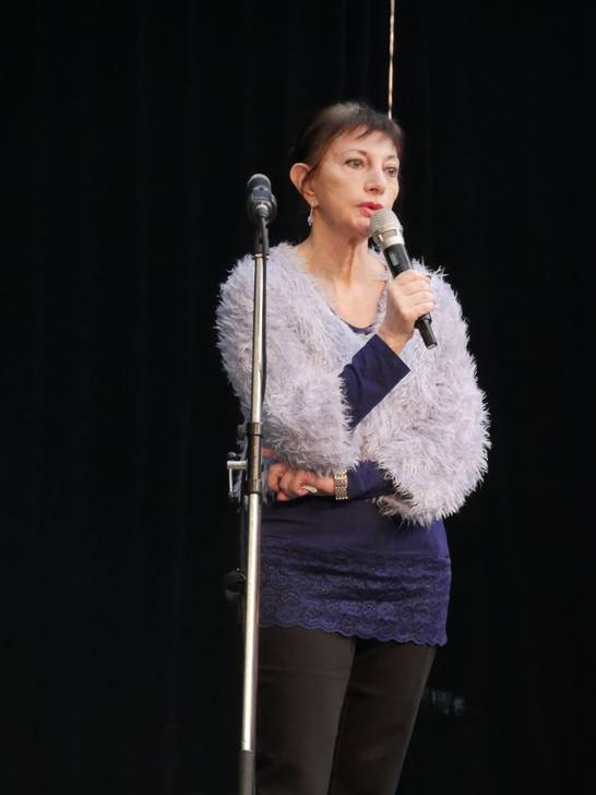 Pnina Kaufmann, die Tochter eines Auschwitz-Überlebenden schilderte, wie auch ihr Leben durch das Leid ihrer Eltern beeinflusst wurde. Pnina Kaufmann, die Tochter eines Auschwitz-Überlebenden schilderte, wie auch ihr Leben durch das Leid ihrer Eltern beeinflusst wurde.