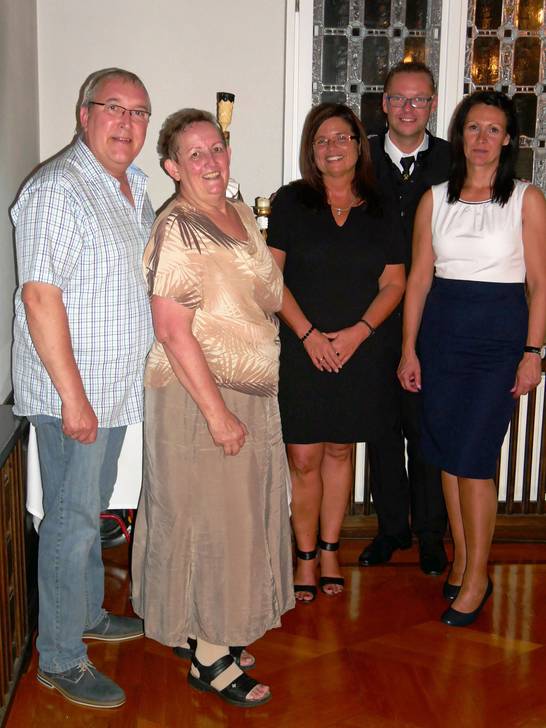 (v.l.n.r.) Detlef Fronda (Stadt Herten), Marei Hilmer (1. Beigeordnete und Kämmerin Stadt Schneeberg), Silvia Godde (stellvertretende Bürgermeisterin Stadt Herten), Ingo Seifert (Bürgermeister Stadt Schneeberg) und Ehefrau Cindy Seifert.